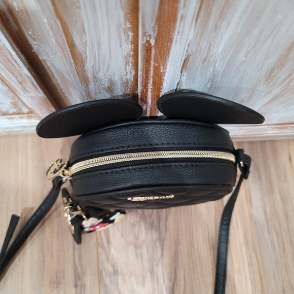 NWT Disney Mickey Mouse Quilted Crossbody - Picture 3 of 6
